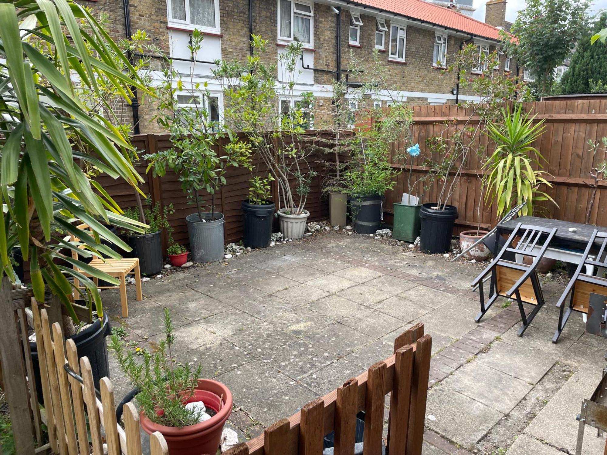 In Shared House In Kensington London