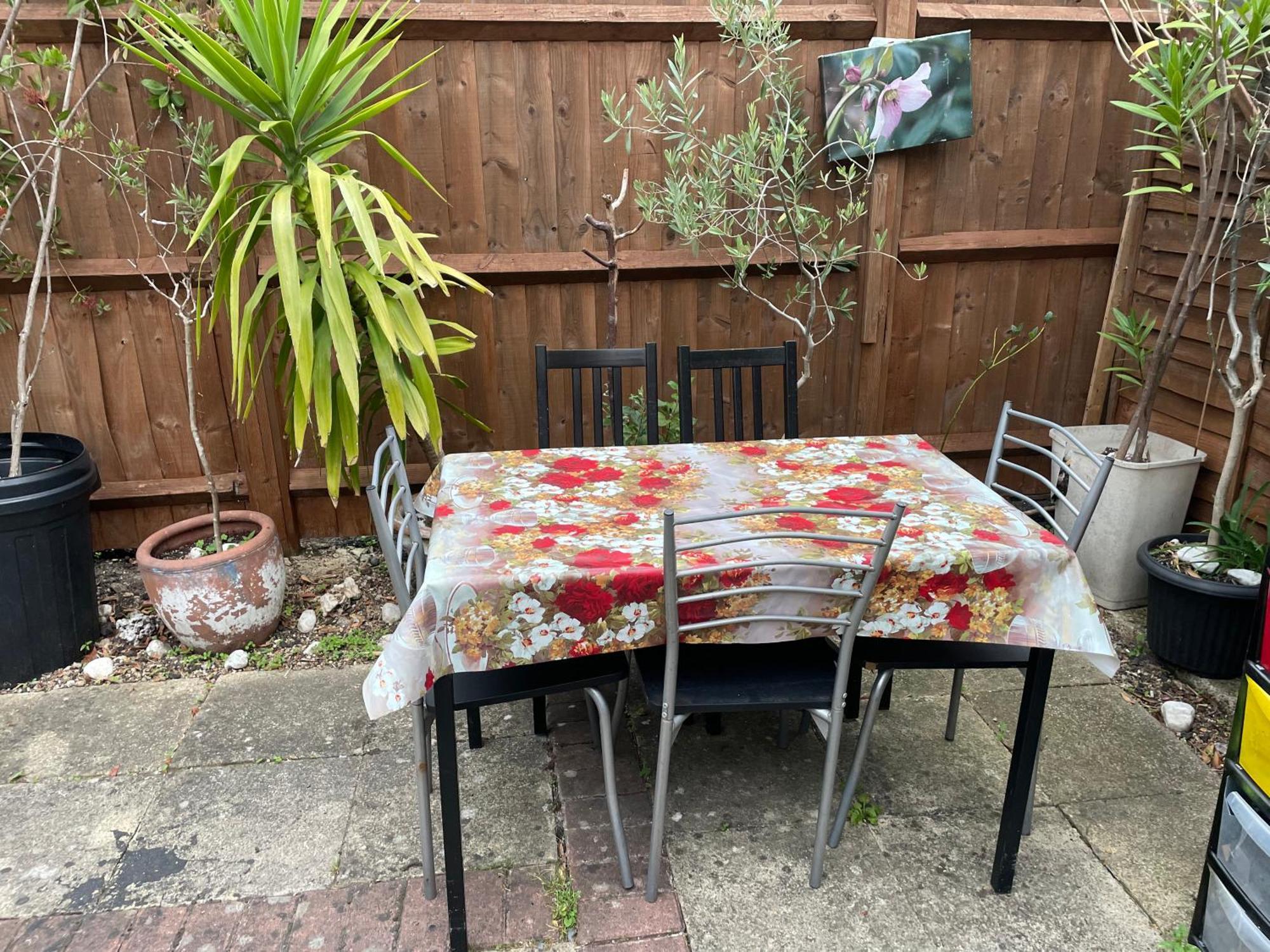 In Shared House In Kensington London