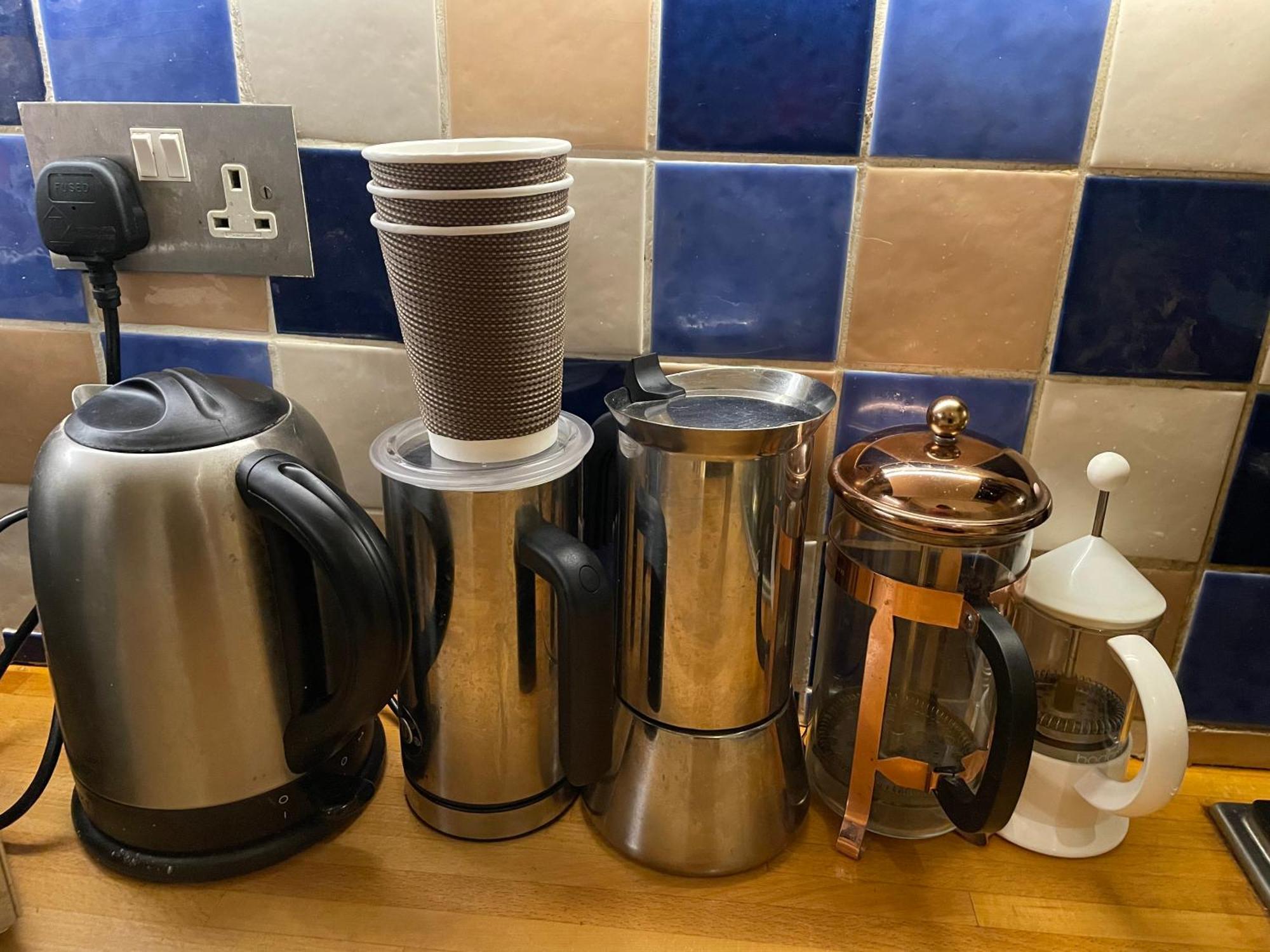 In Shared House In Kensington Homestay